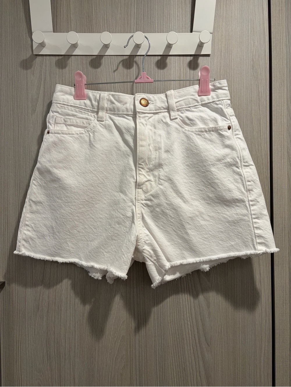 Zara White High-Rise Denim Shorts Size 2 - Picture 1 of 2